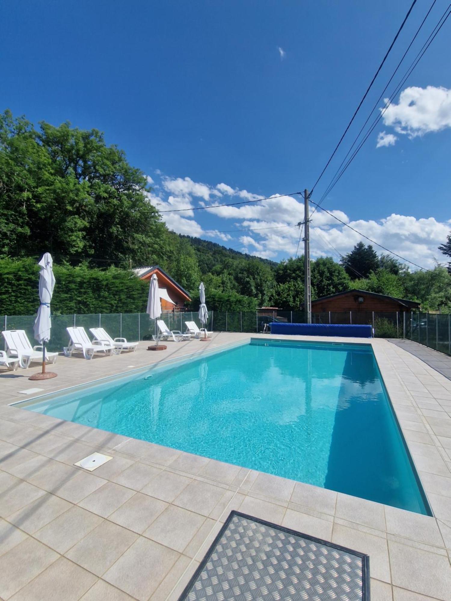 Chalet Bord De Lac Avec Piscine N2E Laffrey Exterior photo